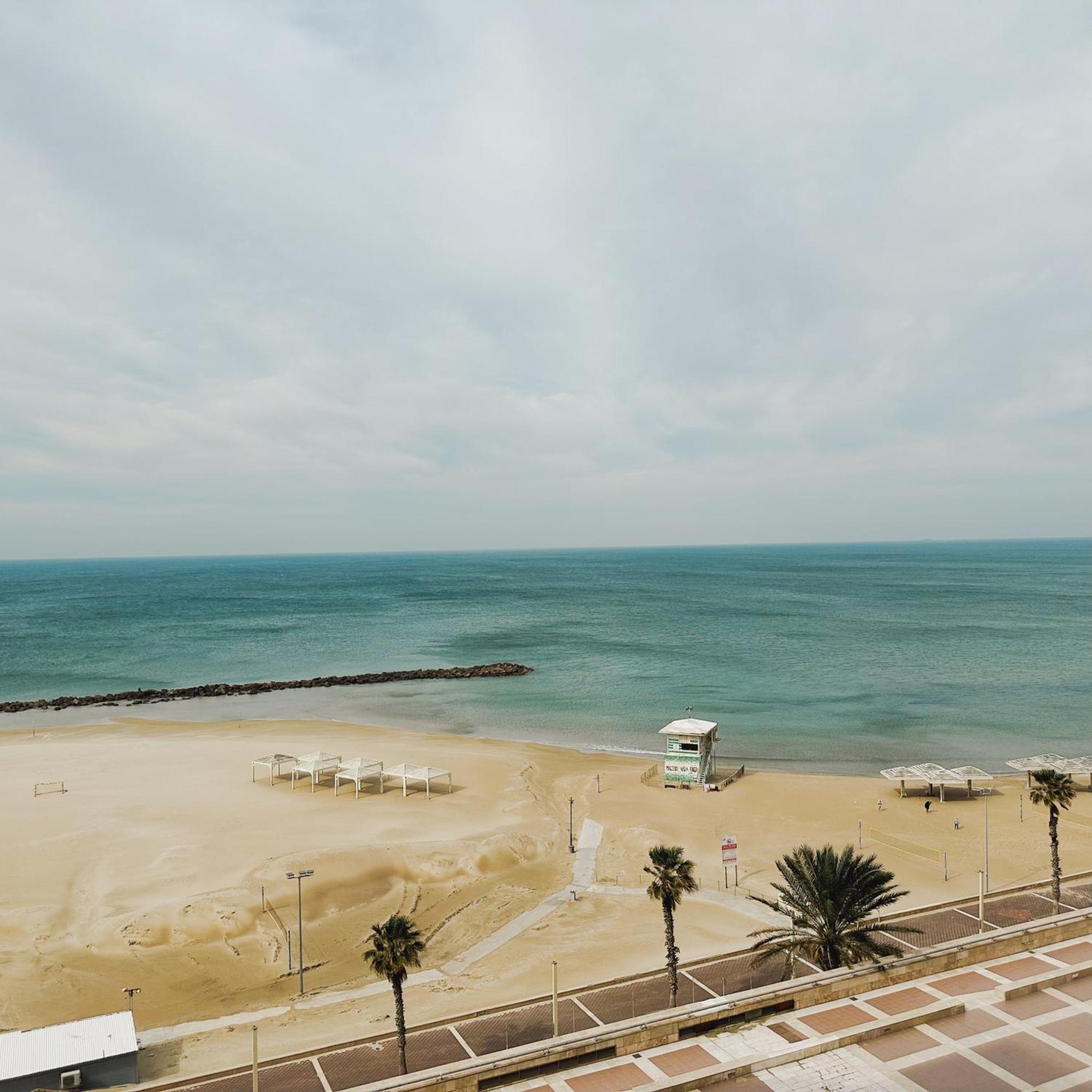 מגדל אלמוג חיפה - דירות "בלו ביץ'" על הים Exterior foto